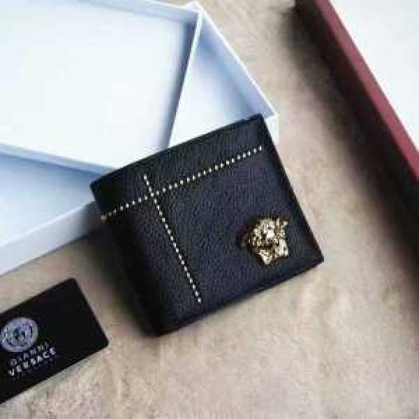 落ち着いた感覚 ヴェルサーチスーパーコピー VERSACE 人気販売する財布.176.