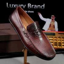 首胸ロゴ 2026春夏 ルイ ヴィトン LOUIS VUITTON カジュアルシューズ 2色可選