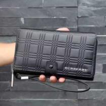 存在感を放っているバーバリー BURBERRY 使い勝手に優れている長財布.156.