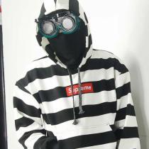 クールでスタイリッシュ　シュプリーム　SUPREME　パーカー　縞模様.