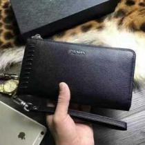 2026春夏 ムダな装飾を排したデザイン  プラダ PRADA 財布.158.