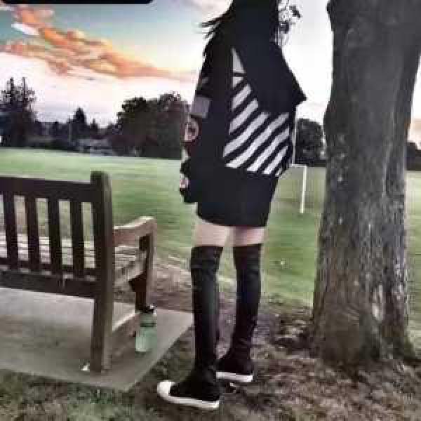 海外セレブ愛用 2026春夏 OFF-WHITE オフホワイト 男女兼用 パーカー