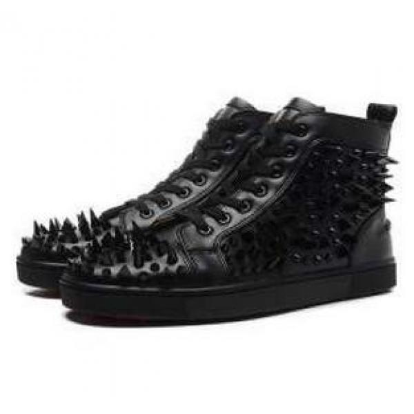 大人の上質スタイルChristian Louboutinクリスチャンルブタン人気が継続しているスニーカー.