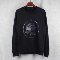 GIVENCHY ジバンシィ 魅惑 2026春夏 プルオーバーパーカー 人目を惹くデザイン