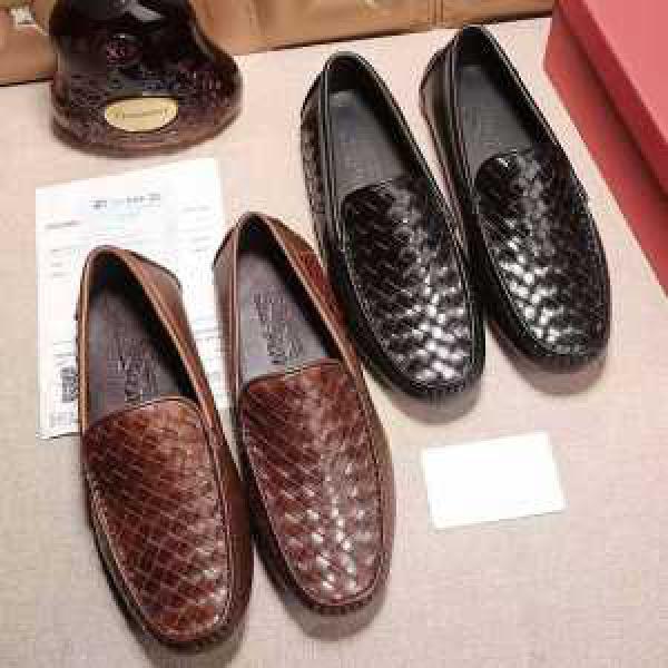  FERRAGAMO カジュアルシューズ上品な輝きを放つ形 フェラガモ 2色可選