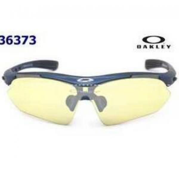 目を引くOAKLEYオークリー スーパーコピー　おしゃれなサングラス