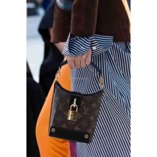 ショルダーバッグ 2025新作収納力のよい お買い得お買い得LOUIS VUITTON  3色選択可.49..49..49..49..49..49..49..49..49..49..49..49.
