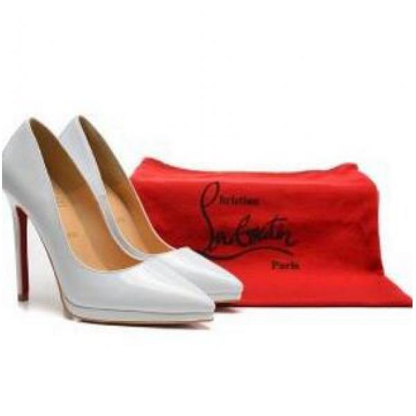 キレイめカラーのCHRISTIAN LOUBOUTIN　カジュアルアップするルブタンパンプス コピー
