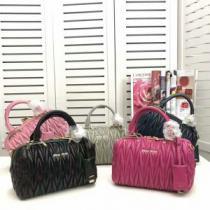 爆買い2026手持ち&ショルダー掛け ミュウミュウ MIUMIU 高級品 通販2色選択可.43..43.