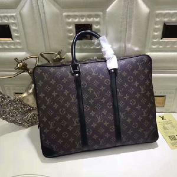 長く愛用できる 3色可選リュック、バックパック ルイ ヴィトンLOUIS VUITTON 新作入荷2026.45.