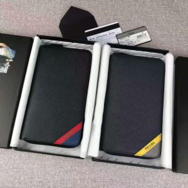 プラダ【大人気】定番商品 PRADA 財布 爆買い2026 美品！2色可選.158.