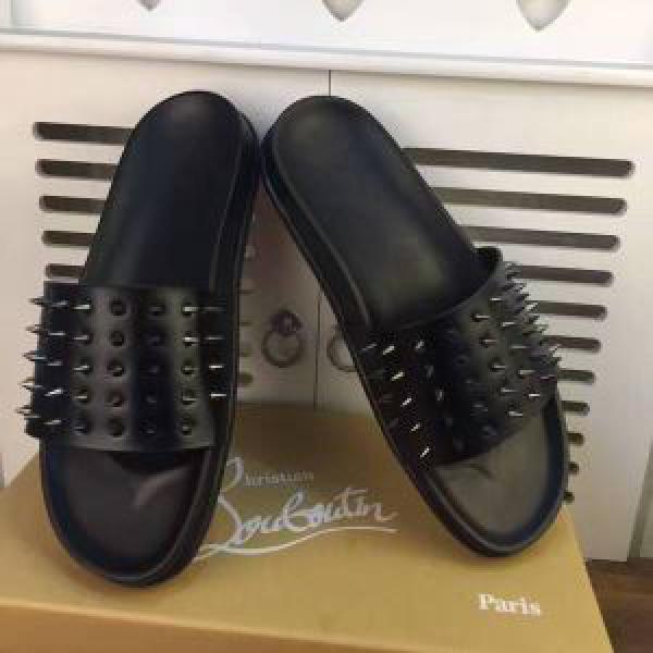 フラットシューズ すべり防止 抜群の雰囲気が作れる! クリスチャンルブタン Christian Louboutin 2026