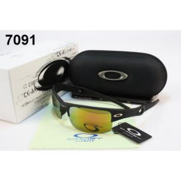 落ち着いた感覚2026春夏サングラス オークリー OAKLEYファッション 人気