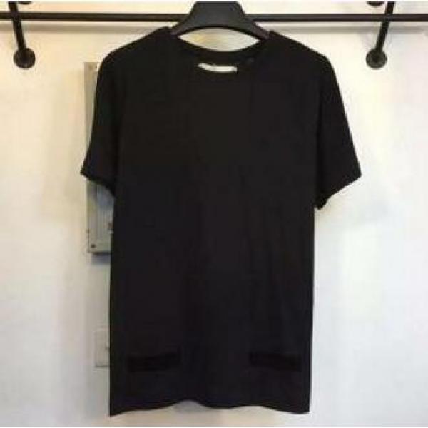 大人にふさわしいデザインOff-White オフホワイト　デザイン性豊か　半袖ブランドシャツ　