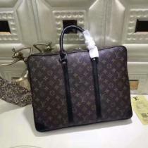 長く愛用できる 3色可選リュック、バックパック ルイ ヴィトンLOUIS VUITTON 新作入荷2026.45.
