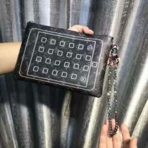 ルイ ヴィトン LOUIS VUITTON 財布 2026年春夏新作 ムダな装飾を排したデザイン.153.