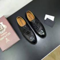 抜群な存在感 プラダ PRADA ナチュラルな素材感ビジネスシューズ 個性的なデザ2026