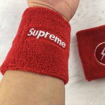欧米韓流/雑誌  腕をかばい 品質保証2026 SUPREME シュプリーム小さい物