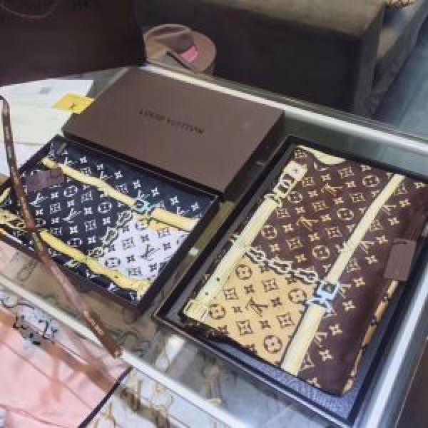2026秋冬季希少価値大！ LOUIS VUITTON ロングマフラー2色選択可 秋冬の必須アイテムルイ ヴィトン