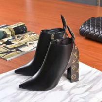 上品な輝きを放つ形 爆買い2026 ルイ ヴィトン LOUIS VUITTON ショートブーツ2色可選