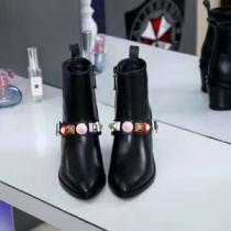 【人気ブログ掲載】  2025秋季超人気 フェンディ FENDI ブーティー2色可選