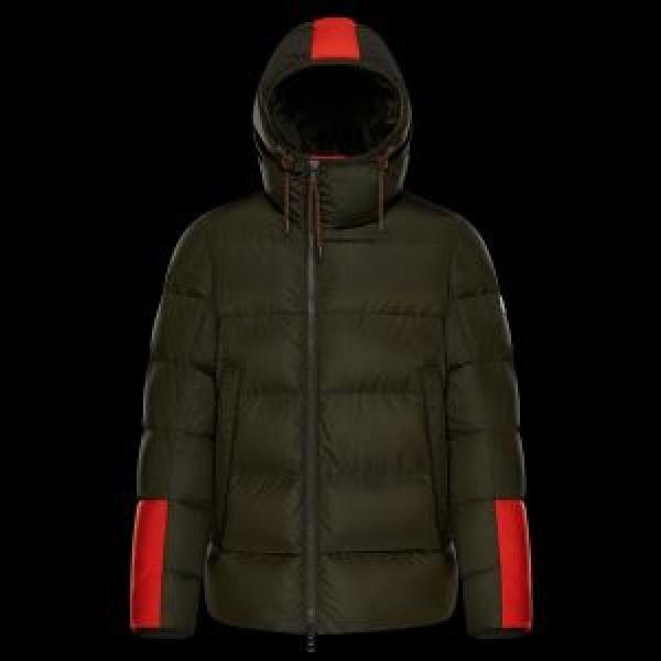 2026秋冬SALE開催 MONCLER モンクレールダウンジャケットふわふわな感触