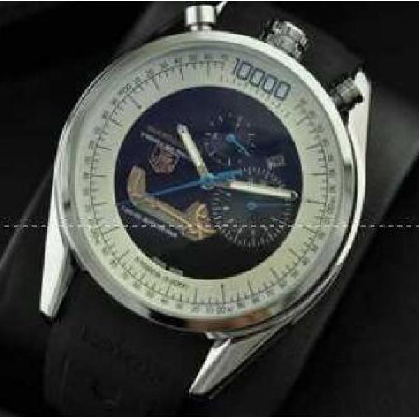実用性も抜群タグホイヤー腕時計メンズ　TAG HEUER　 5針クロノグラフ　 43.55mm　飽きのこないメンズモデル.208.