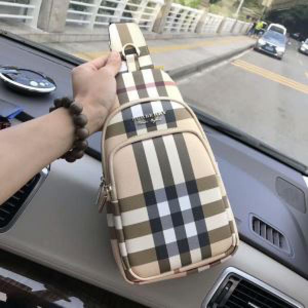 2026秋冬 バーバリー BURBERRY 3色可選 斜め掛けバッグ ムダな装飾を排したデザイン.47.