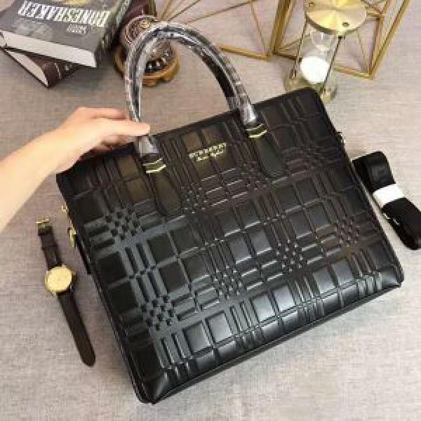 スタイリッシュな印象 ハンドバッグ バーバリー BURBERRY 活躍のバッグ 2026秋冬.47.