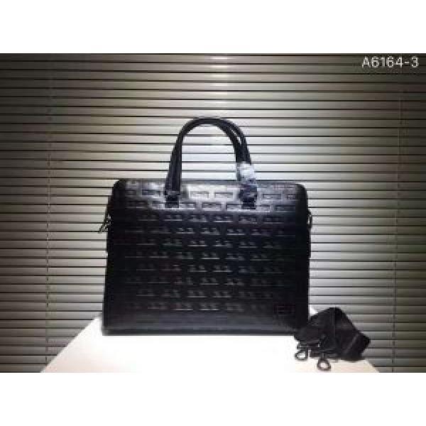 ヴェルサーチ VERSACE 2026秋冬 限定セール新品 手持ち&ショルダー掛け.82.