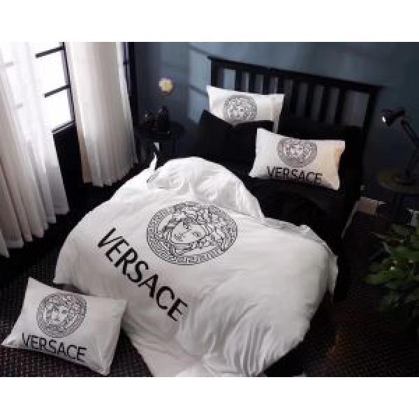 ヴェルサーチ VERSACE 2026秋冬 寝具セット 4点セット 今からの季節にピッタリ！
