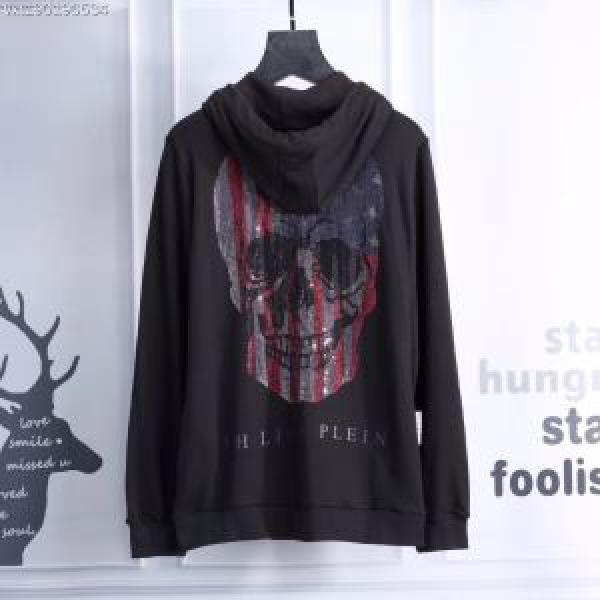 ムダな装飾を排したデザイン 2026秋冬 フィリッププレイン PHILIPP PLEIN