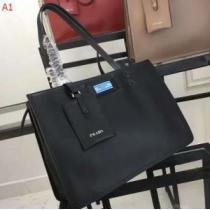 2025新作 プラダ PRADA ショルダーバッグ 赤字超特価お買い得 4色可選.68.