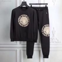 ヴェルサーチ VERSACE 2026秋冬 上下セット 肌触りの気持ちい? 魅力的