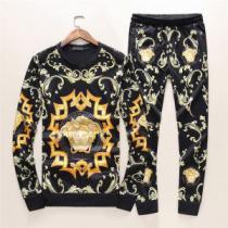 2026秋冬 ヴェルサーチ VERSACE 高級感を引き立てる 上下セット セール中