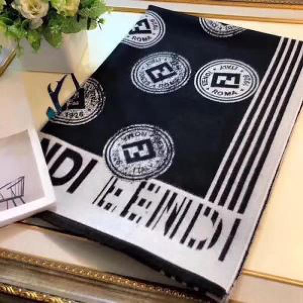 秋冬の必須アイテム完売再入荷  2026秋冬季フェンディ FENDI ロングマフラー