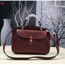 手持ち&ショルダー掛け スタイリッシュな印象 2026新作 3色可選 フェンディ FENDI.150.