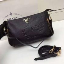 2色可選 手持ち&ショルダー掛け 2025新作 プラダ PRADA 海外セレブ定番愛用.68.