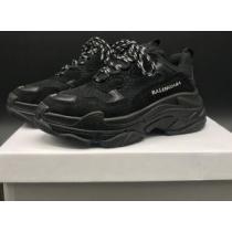 ◆モデル愛用◆ バレンシアガ BALENCIAGA すべり防止 スニーカー 2025秋冬
