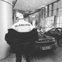 人気新品★超特価★ プルオーバーパーカー 2026秋冬 バレンシアガ BALENCIAGA