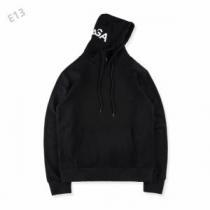 BALENCIAGA バレンシアガ 主役になる存在感 2026秋冬 2色可選 パーカー