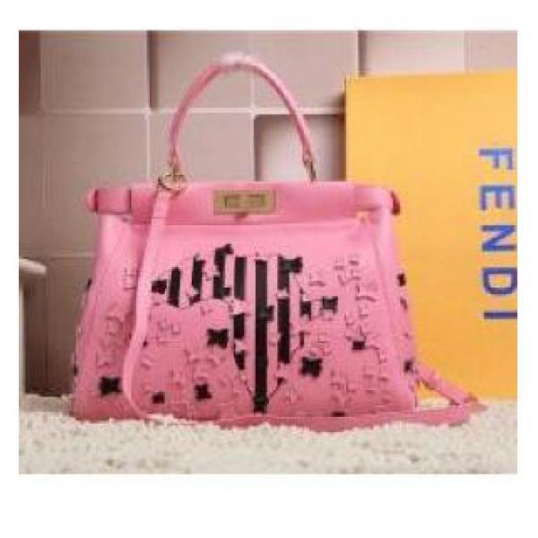 長らく愛されるFENDI フェンディ バッグ コピー ファスナーポケット付　 高品質のバックパック　ピンク.150.