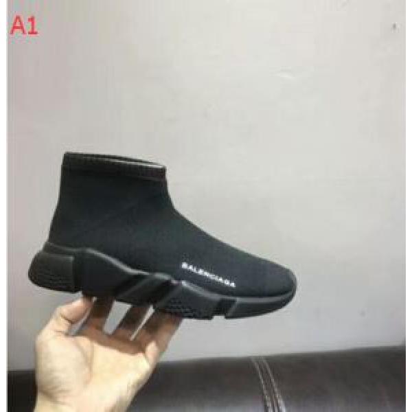 足馴染みのいい スニーカー 2026秋冬 4色可選 プレゼントに バレンシアガ BALENCIAGA