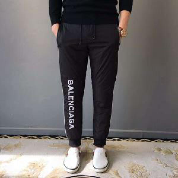 一味違うケーブル編みが魅力満点 バレンシアガ BALENCIAGA 2026秋冬 チノパン