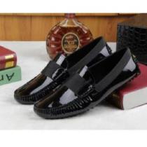 人気を誇る定番モデルトッズ TOD\S 　有名人に愛用できるシューズブランド 海外