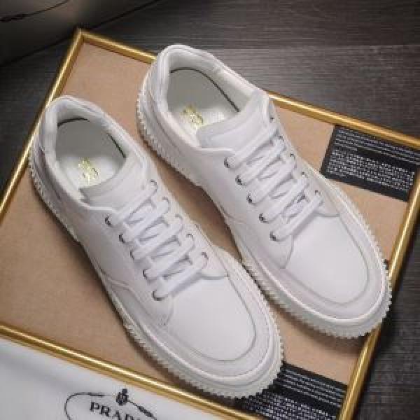 プラダ PRADA フラットシューズ 2色可選 高級感ある人気定番2026