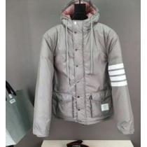 2025秋冬 トムブラウン THOM BROWNE デザイン性の高い ダウンジャケット 着心地 の良い