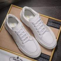 プラダ PRADA フラットシューズ 2色可選 高級感ある人気定番2026