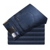 ヒューゴボス HUGO BOSS 絶妙なルーズ感 ジーンズ 2025秋冬 魅力ファッション