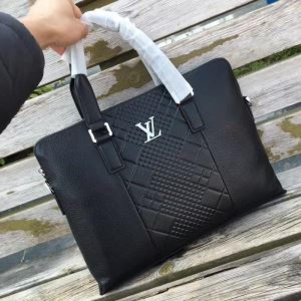 ハンドバッグ デザイン性の高い ルイ ヴィトン LOUIS VUITTON 2026春夏新作.45.